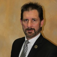 Robert Tavares
