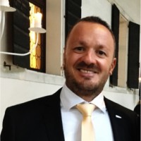 Nicola S.