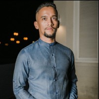 Mike León