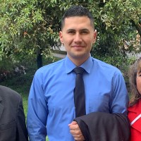 Luis Eduardo Segura Bociga - Profesional