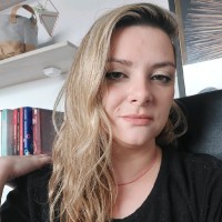 Cláudia Jaróla Muniz