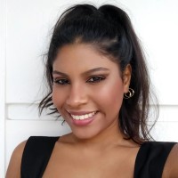 Gabriela Santiago