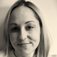 Dr Lisa Lloyd