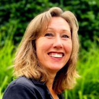 Yvonne Pols