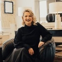 Rebecca Lorenzon