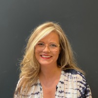 Stephanie Dams