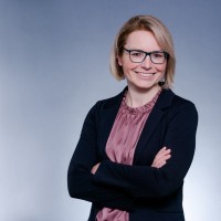 Cornelia Flach