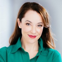Dr Elizabeth Armstrong