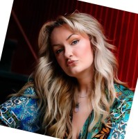 Ashley Lessen