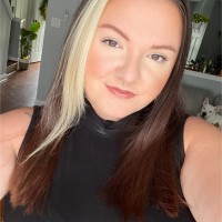 Ashley Knott