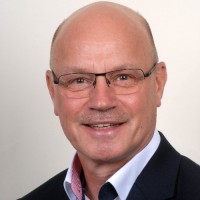 Bernd Naumann