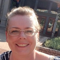 Sandra Leach