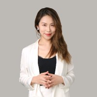 Lesley L.