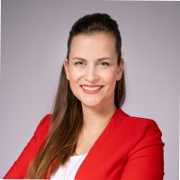 Helga Császár