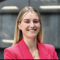 Vanessa Mayer