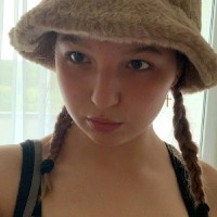 Лена Ломакіна