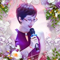 Helen He
