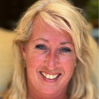 Yvette Aamri - Koster