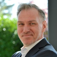 Dr. Michael Wunram