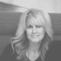 Linda Davis