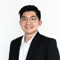 Adrian Hia 颜贻杨