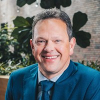 mr. Lennard Martens MRICS RT