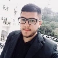 Caique Neves