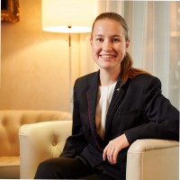 Elena Schneider