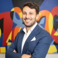 Renato R.