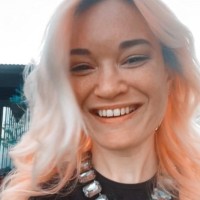 Anna Hollis