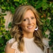 Sarah Biermann, Cfa