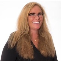 Leslie Bronsveld