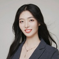 Suki H.