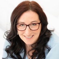 Lisa Sampson