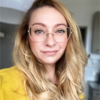 Nicole Oliver