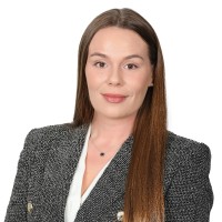 Alexandra Power, Cim
