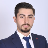 Samed Yi̇ği̇t