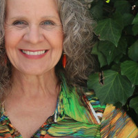 Toni Holt