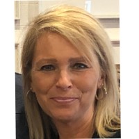 Elizabeth Mezinze