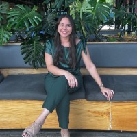 Alejandra Flores