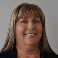 Sandra Holmes