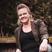 Andrea Van Houten