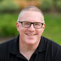 Simon Worth
