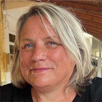 Anne Salariya