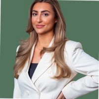 Julie Izabell M.