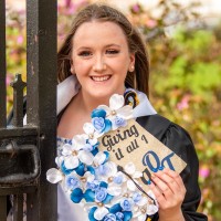 Alivia Burns, Mot, Otr