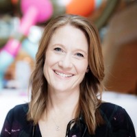 Prof Kirsten Perrett