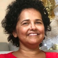Elizangela Cruz