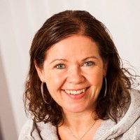Heidi B Dahl
