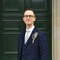 Oliver Warner